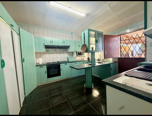 3 BEDROOM HOUSE FOR SALE IN VANDERBIJLPARK CW 3